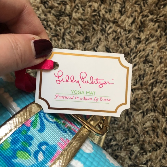π₯π₯MOVING SALEπ₯π₯NWT Lilly Pulitzer Aqua La Vista yoga mat 24β x 68β adjustable st - Picture 6 of 8